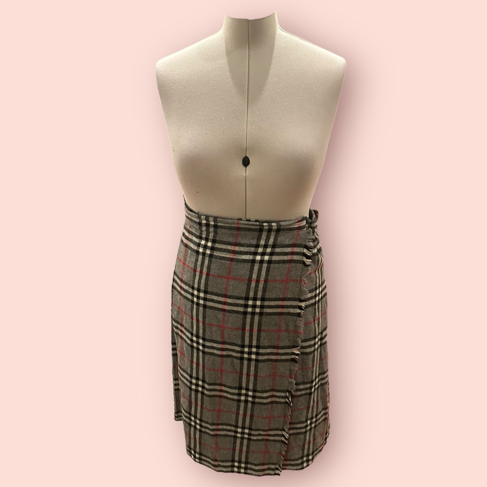 Scottish Sportswear plaid wool wrap skirt sz S/M (A08)